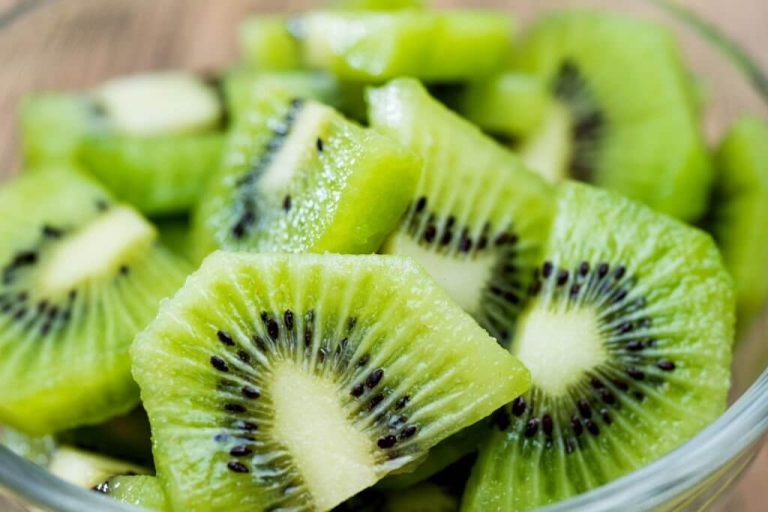 can turtles eat kiwi
